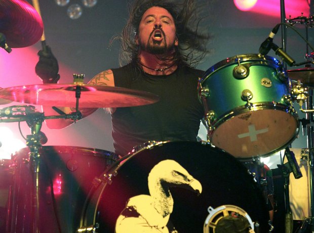 Dave Grohl drumming