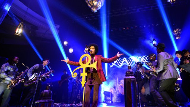 WATCH: Prince Performs Heartbreaking Rendition Of Purple 
