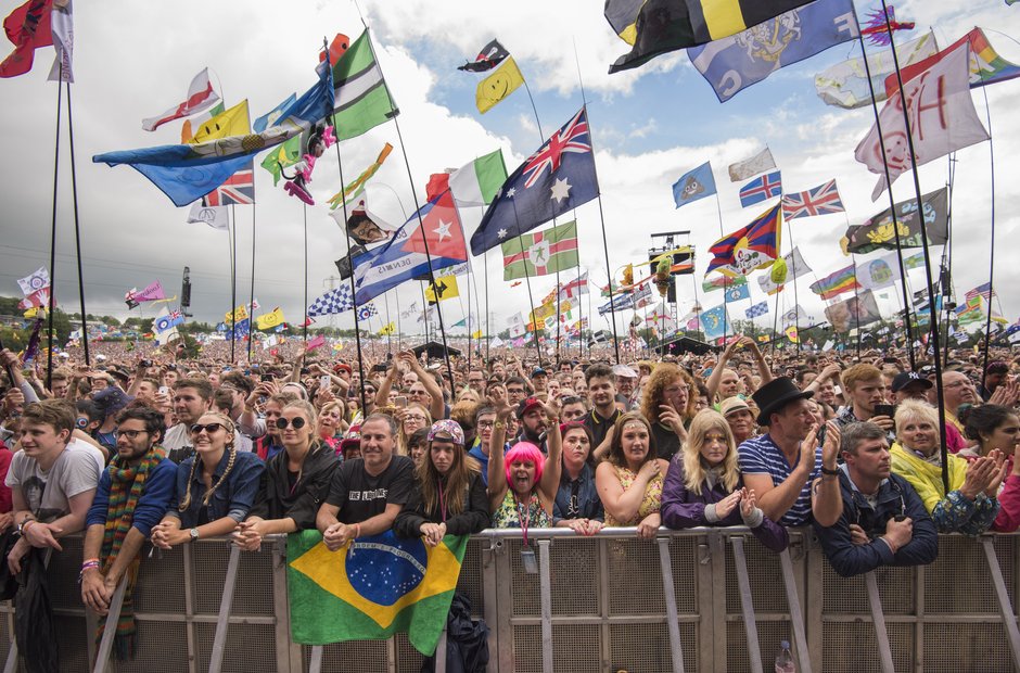 Glastonbury 2015 Sunday - Lionel Richie crowd