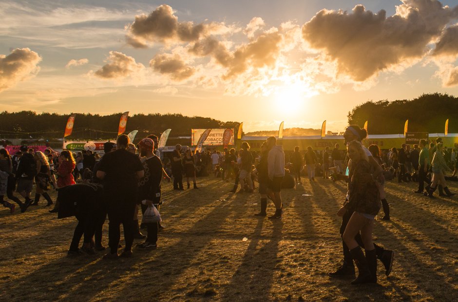 Leeds Festival Saturday Crowd - sun and clouds