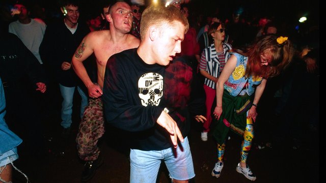 These Classic Rave Photos Will Make You Glad The 90s Are Over - Radio X