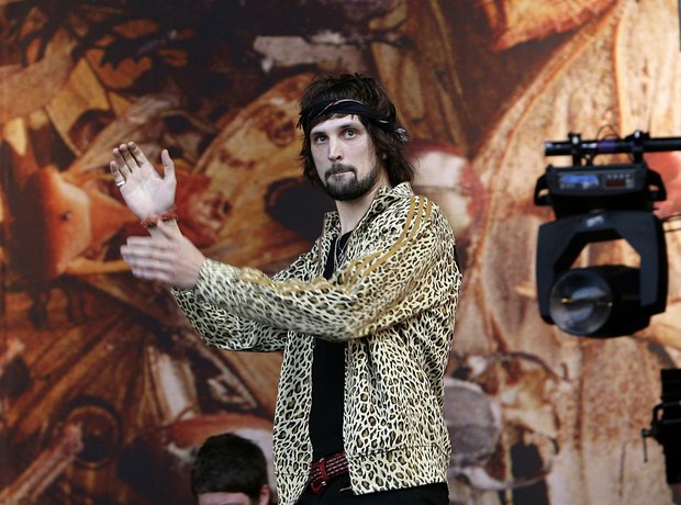 Serge Pizzorno Kasabian 2009