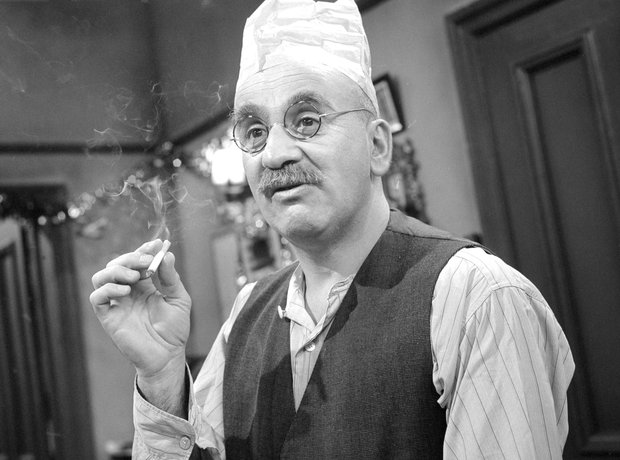 Warren Mitchell