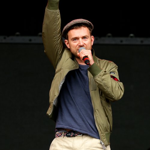 Damon Albarn addresses crowd at Glastonbury 2016