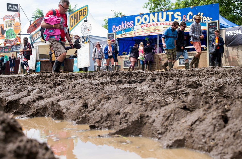 Glastonbury 2016 Saturday - A welly's-eye view