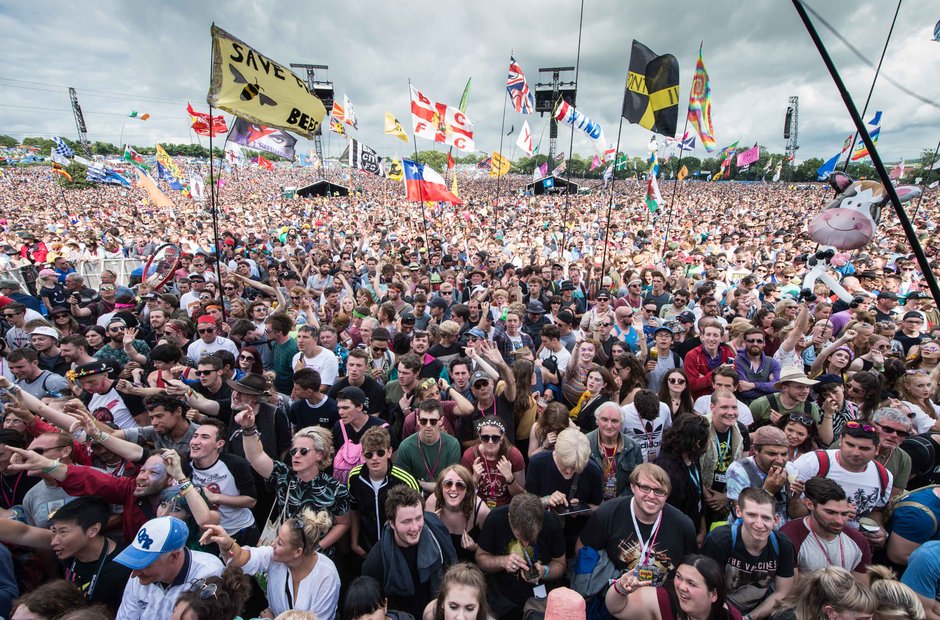 Glastonbury 2016 Saturday - Pyramid Stage crowd