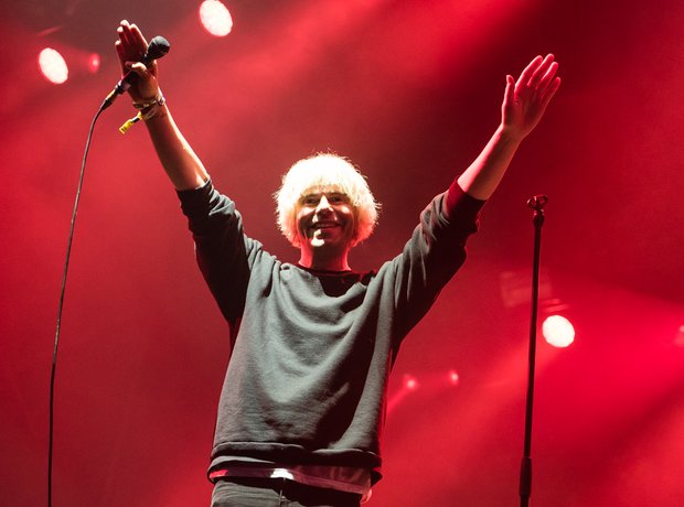 Tim Burgess and The Charlatans play the main stage - These Pics Will ...