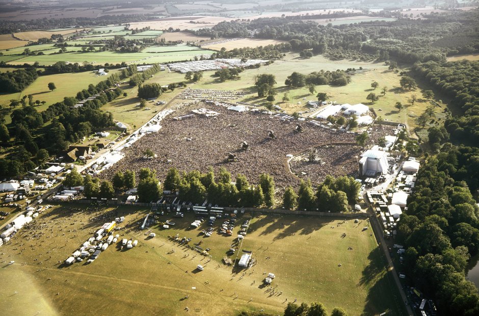 photo-of-oasis-and-knebworth-1470739989-view-0.jpg