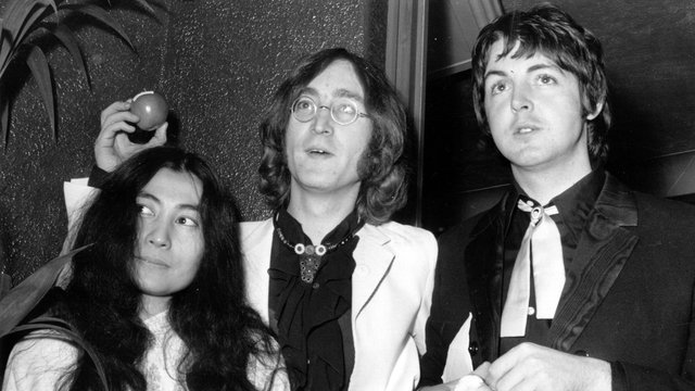 Yoko Ono, John Lennon and Paul McCartney The Beatl