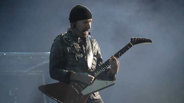 U2 The Edge live 2010