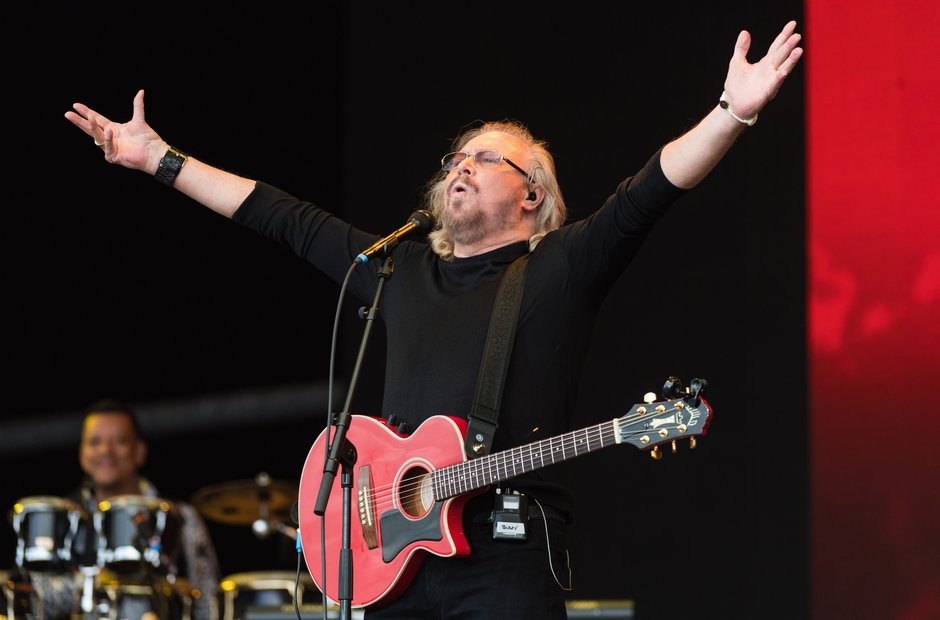 Barry Gibb Is An Absoulte Legend - Glastonbury 2017 In Just 20 Photos ...