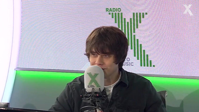 Jake Bugg tells Peter Crouch about sponsoring Nott