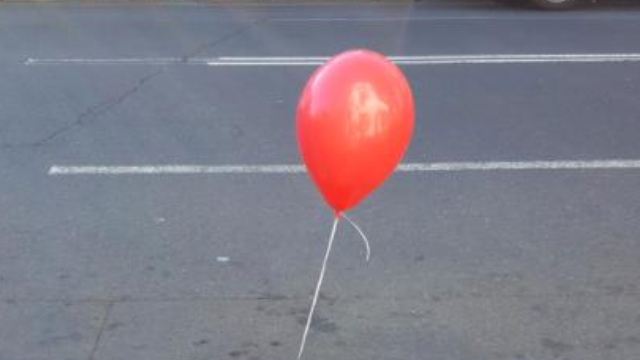 Creepy Red Balloons Are Popping Up For The IT Movie ...