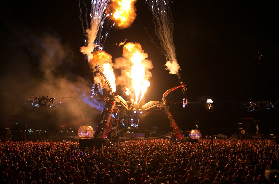 A Giant Metal Spider