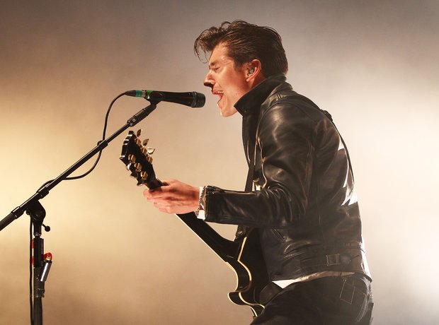 Arctic Monkeys live 2011