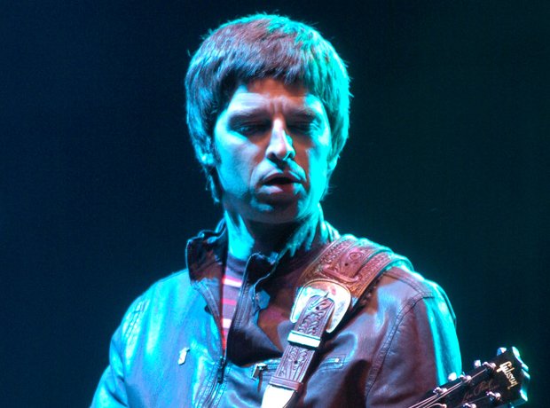 Noel Gallagher Glastonbury 2004