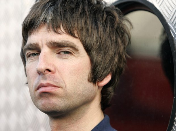 Noel Gallagher in Paris 2003