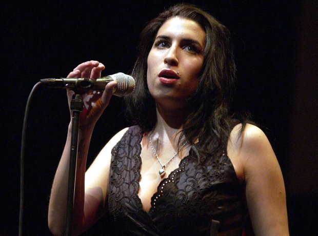 Amy Wineouse, live 2004